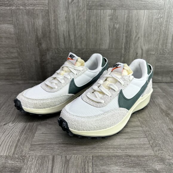 Nike Waffle Debut Women's size 5 White Vintage Green Shoes DX2931-102 - Picture 3 of 8